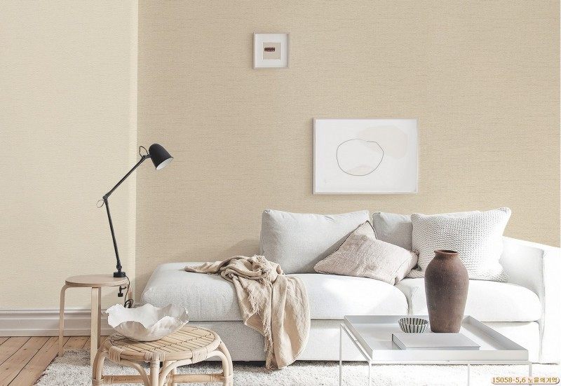 Đẳng cấp thời thượng với giấy dán tường màu vàng nhạt , được khá nhiều sự lựa chọn của nhiều gia đình